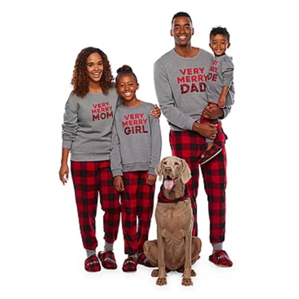 North Pole Trading Co. Very Merry Top Pant Pajama Set‎ Bundle Of Six Men Women